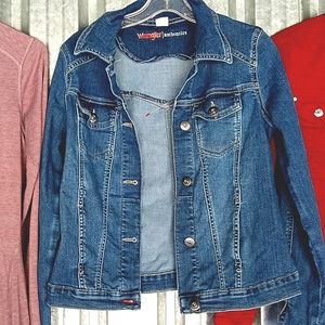 Denim wrangler authentic jacket small